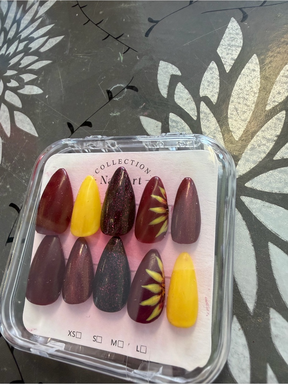 Womens Maroon & Yellow Press-On Nail Set - Unbranded